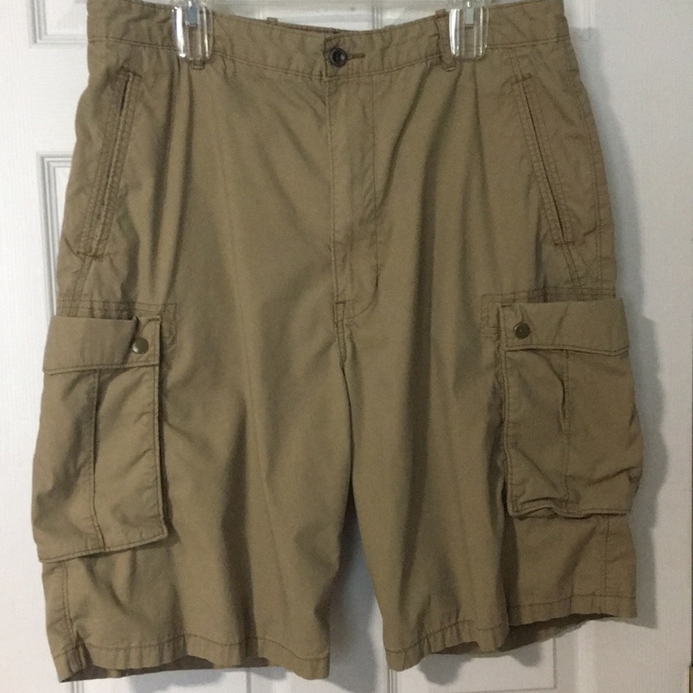 Levi’s Khaki Cargo Shorts 36W - Picture 2 of 10
